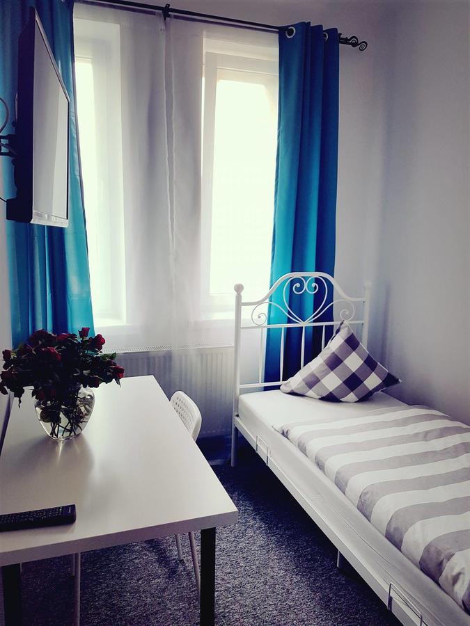 Moonriver Inn Varsovia Exterior foto