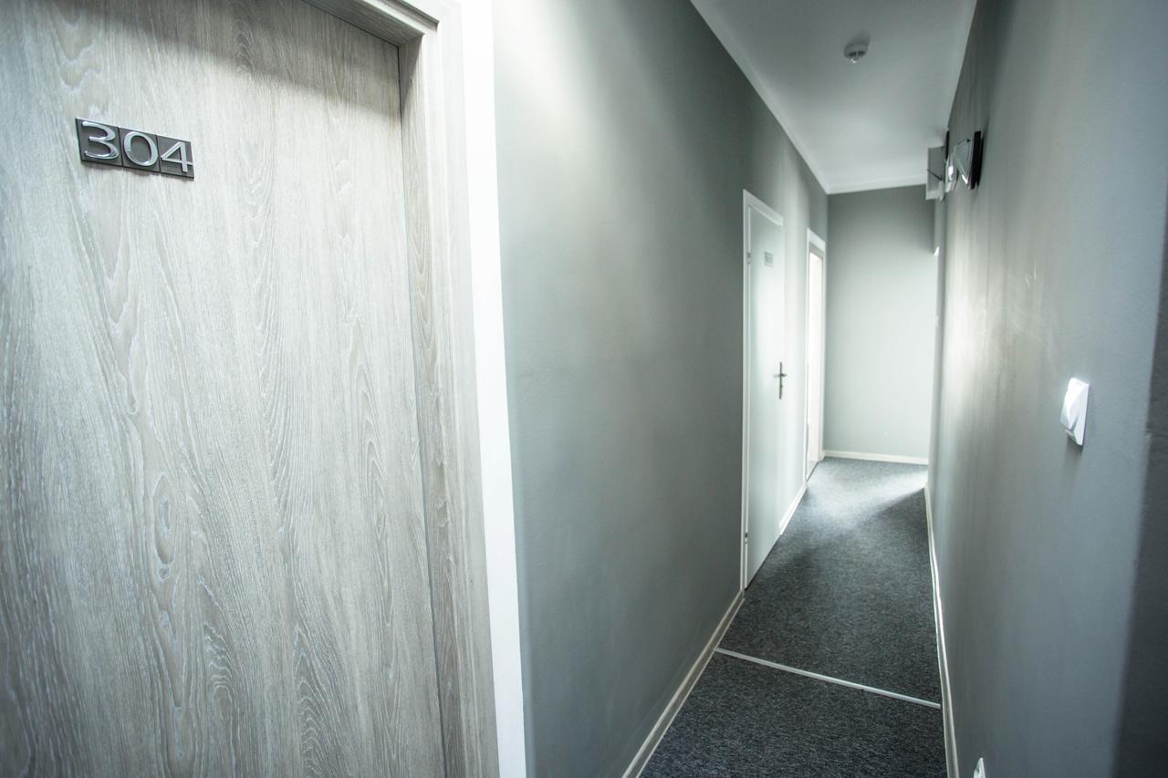 Moonriver Inn Varsovia Exterior foto