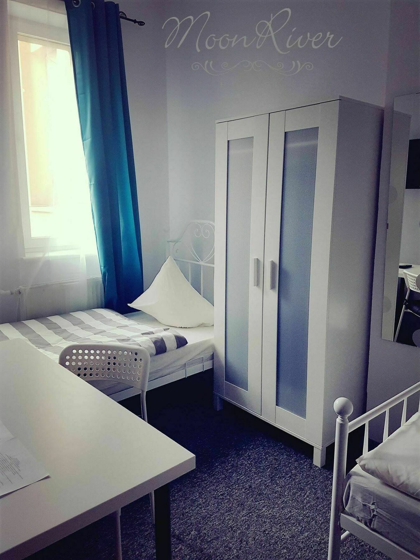 Moonriver Inn Varsovia Exterior foto