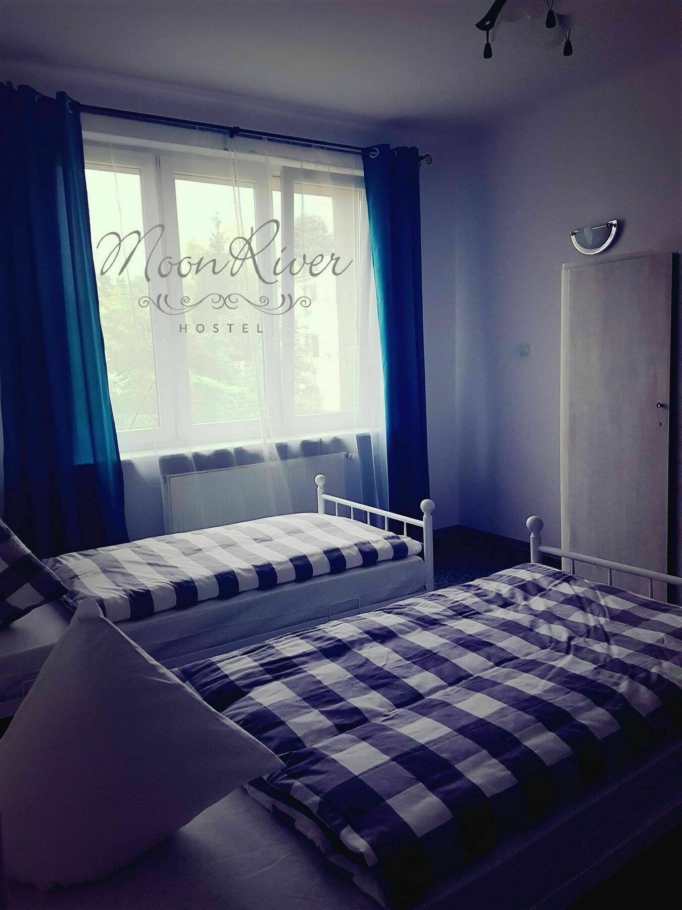 Moonriver Inn Varsovia Exterior foto