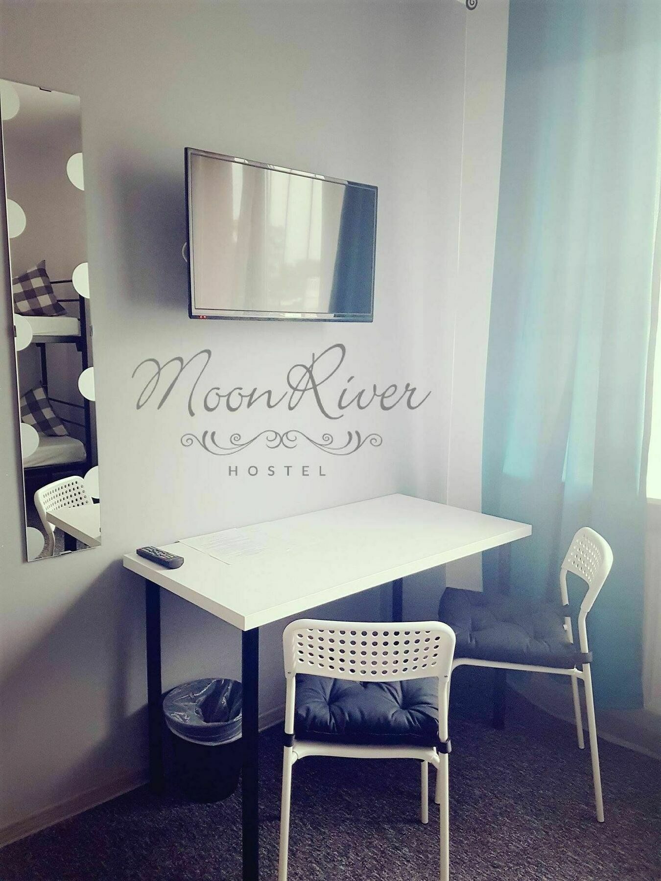 Moonriver Inn Varsovia Exterior foto